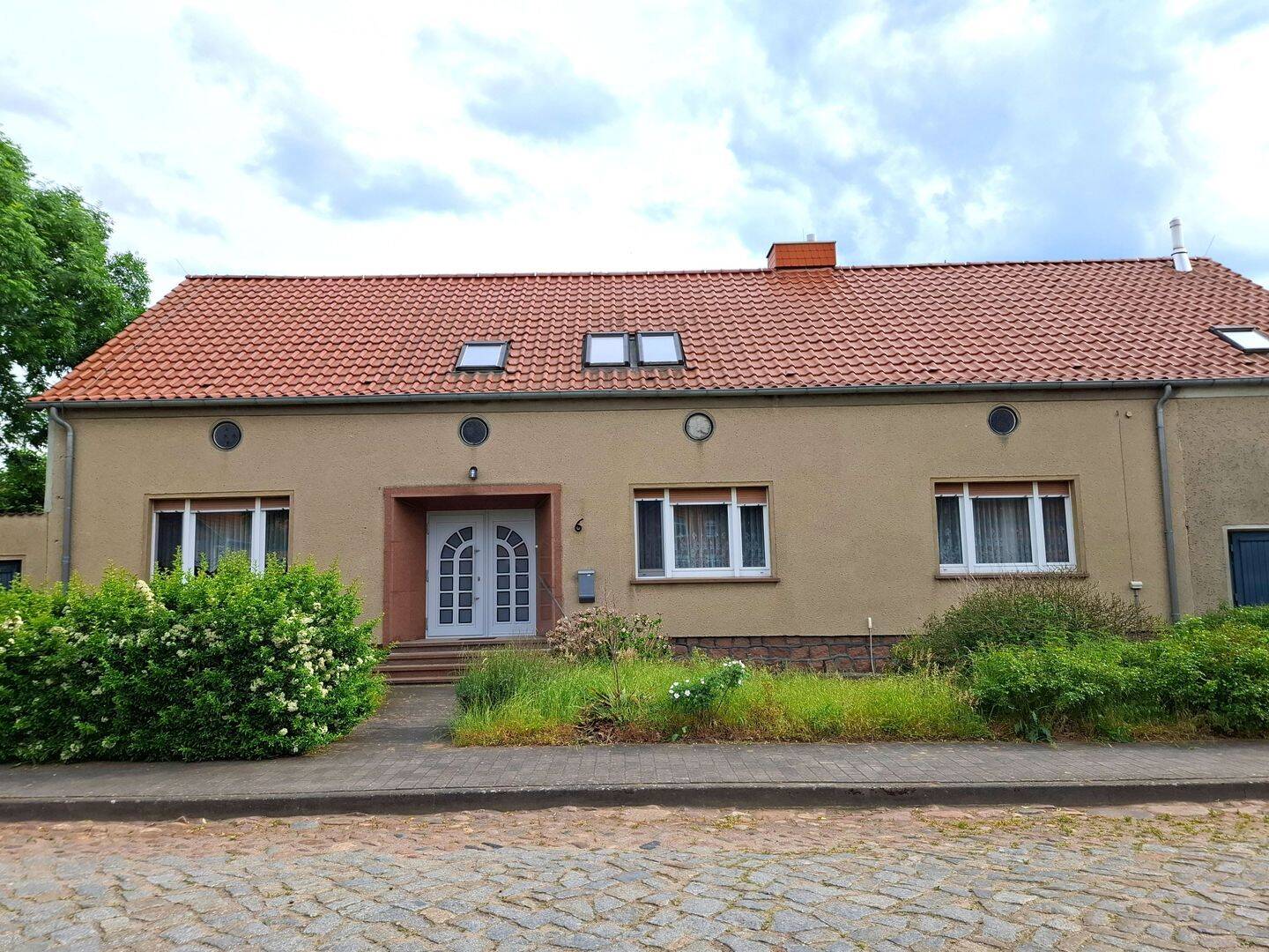 Zweifamilienhaus mit großer Scheune, Stallungen und Wiese! Holzvergaser- und Gasheizung., 39619 Arendsee (Altmark)