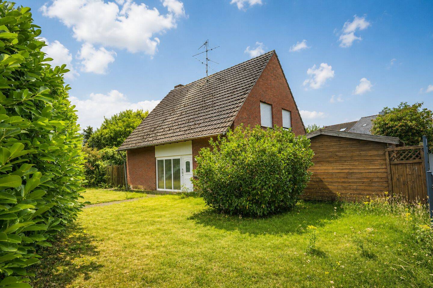Familienklassiker in begehrter Wohnlage – 737 m² Südgrundstück mit viel Potenzial, 47574 Goch