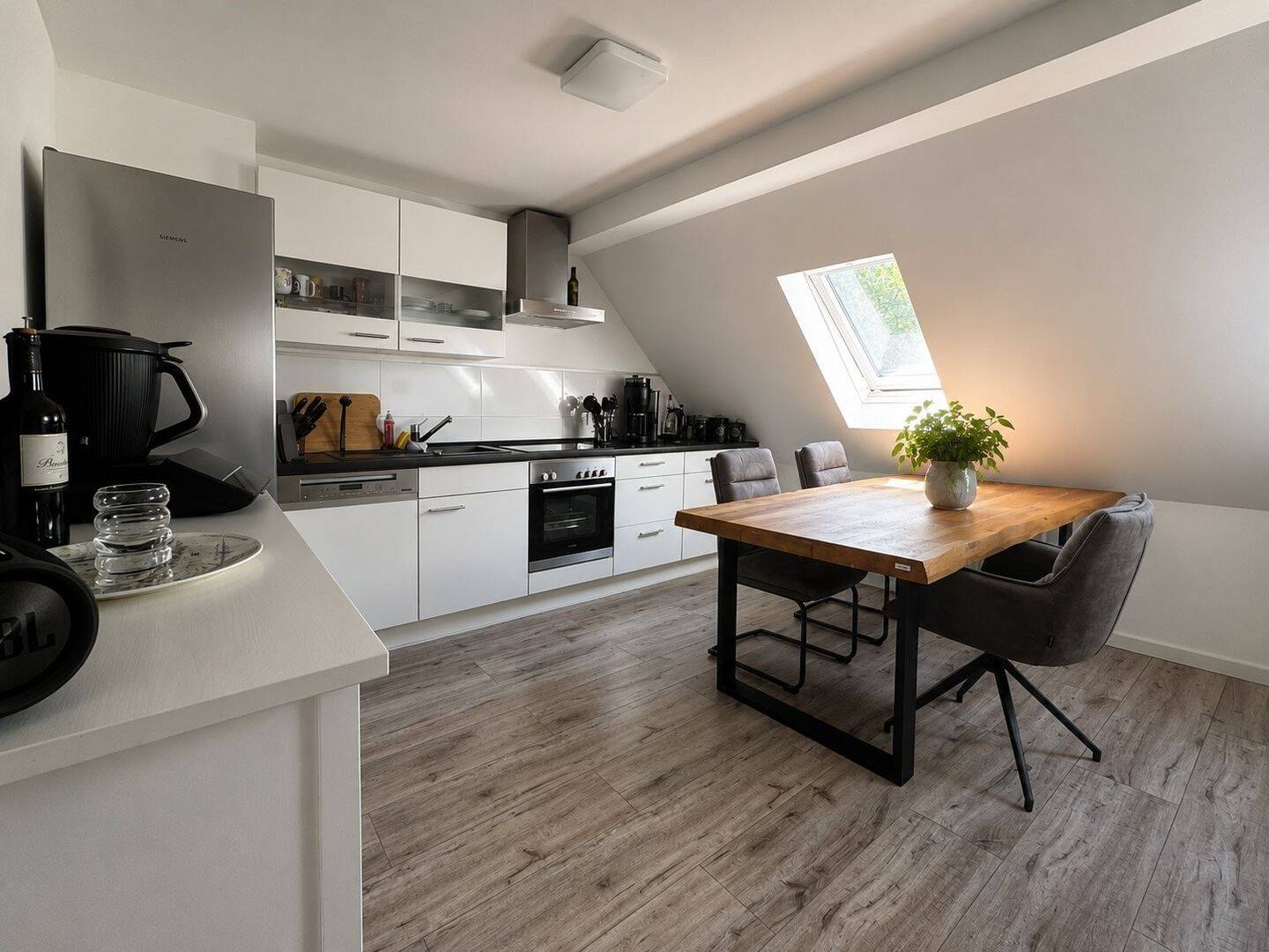 Der perfekte Start ins Eigenheim – Charmante Dachgeschosswohnung zum Wohlfühlen, 46045 Oberhausen