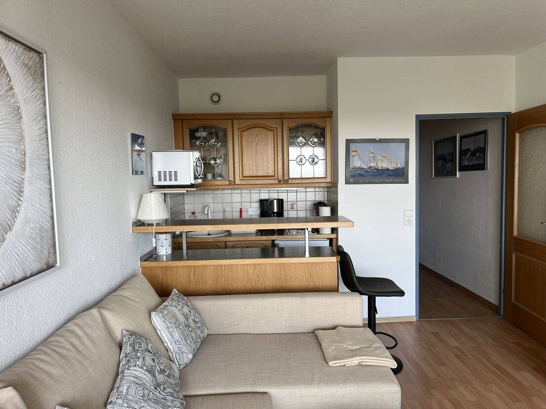 Möbliertes Apartment mit Sonnenbalkon und Parkplatz in Strandnähe, 24159 Kiel (Friedrichsort Holtenau Pries Schilksee Wik)