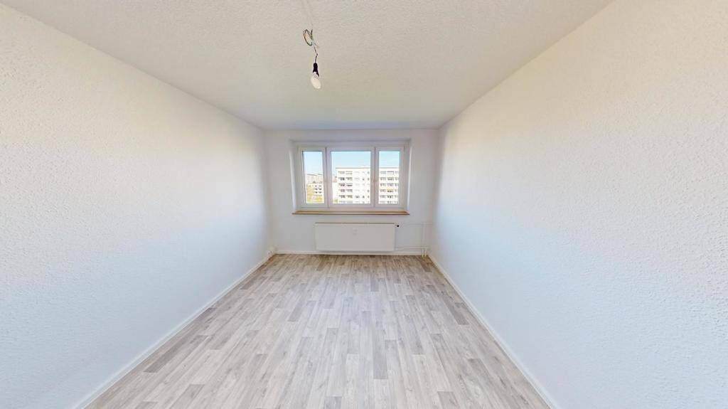 NEU sanierte 3-Zimmer-Wohnung mit Weitblick, 9130 Chemnitz (Hilbersdorf Sonnenberg Yorckgebiet Zentrum)