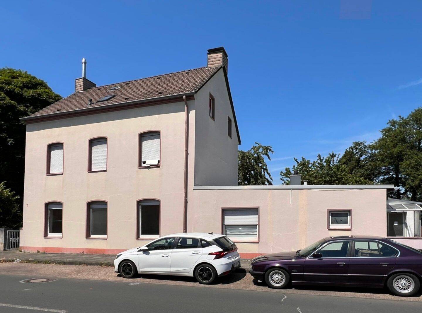 Dreifamilienhaus mit Anbau und bezugsfreier Wohnung im Zentrum, 40764 Langenfeld (Rhld.)