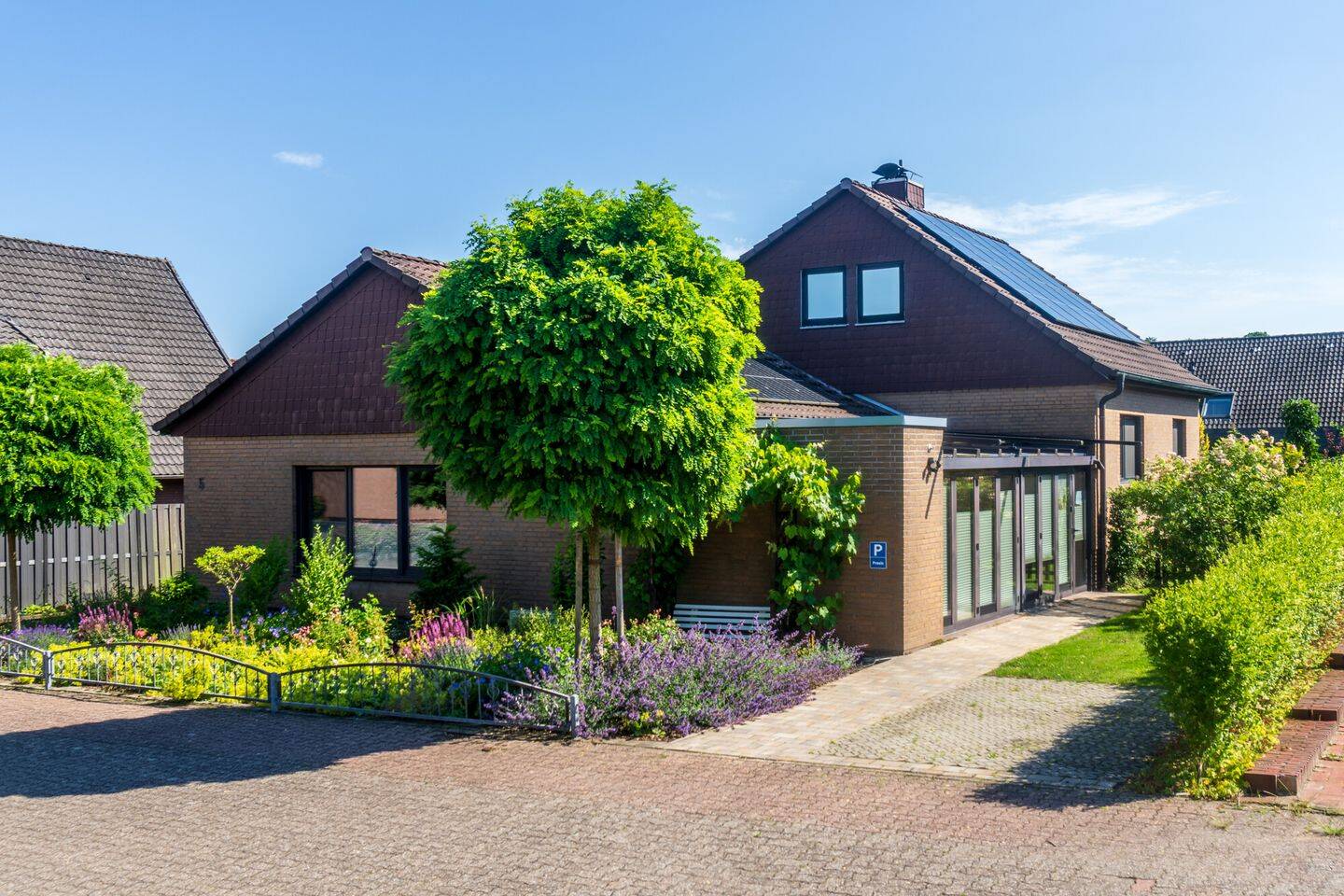 Modernes Einfamilienhaus in zentraler und verkehrsberuhigter Lage von Wardenburg, 26203 Wardenburg