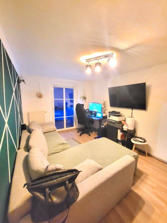 Modernisierte 2-Zi-Single-Wohnung mit Balkon in Kamsdorf bei Saalfeld zu vermieten !, 7333 Unterwellenborn (Kamsdorf)