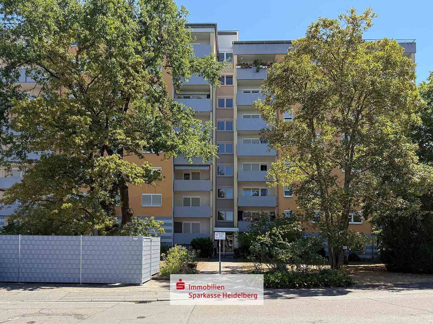 Über den Dächern von Leimen-St. Ilgen – gepflegte 2-Zimmer-Wohnung mit beeindruckendem Weitblick, 69181 Leimen