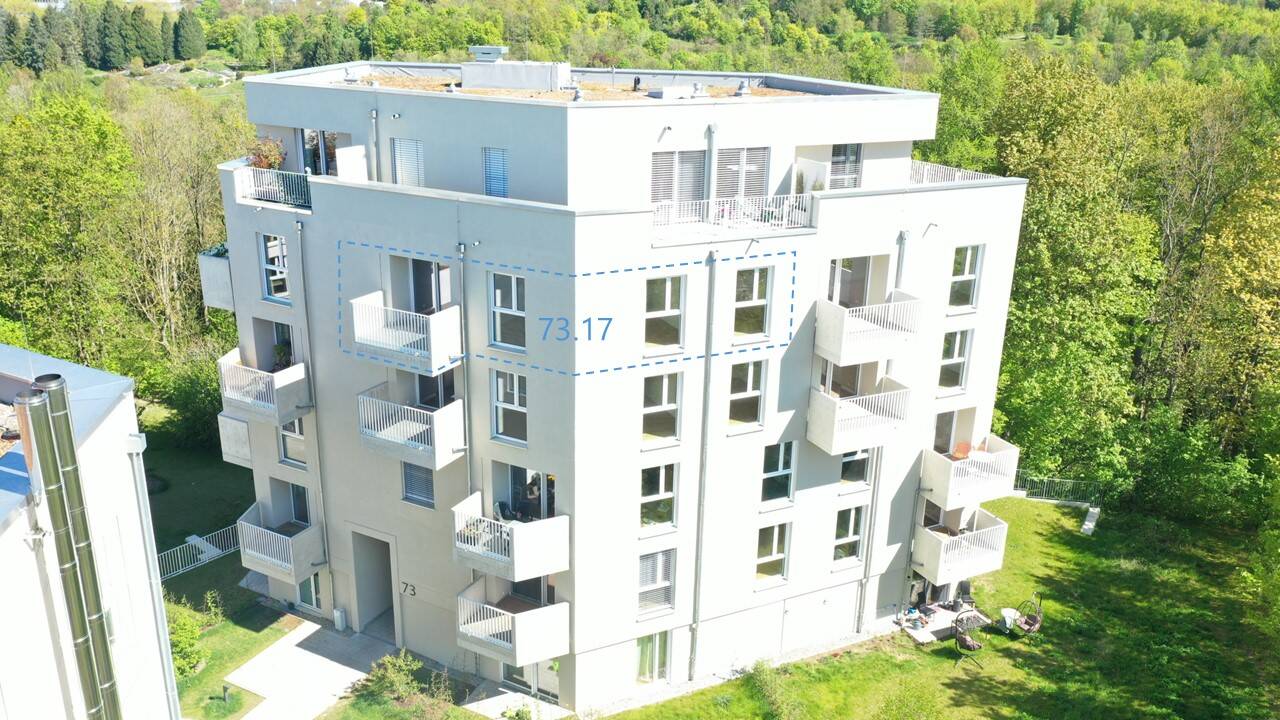 Lichtfülle und Weitblick im 4. Obergeschoss – 4-Zimmer-Wohnung mit Balkon, 37075 Göttingen
