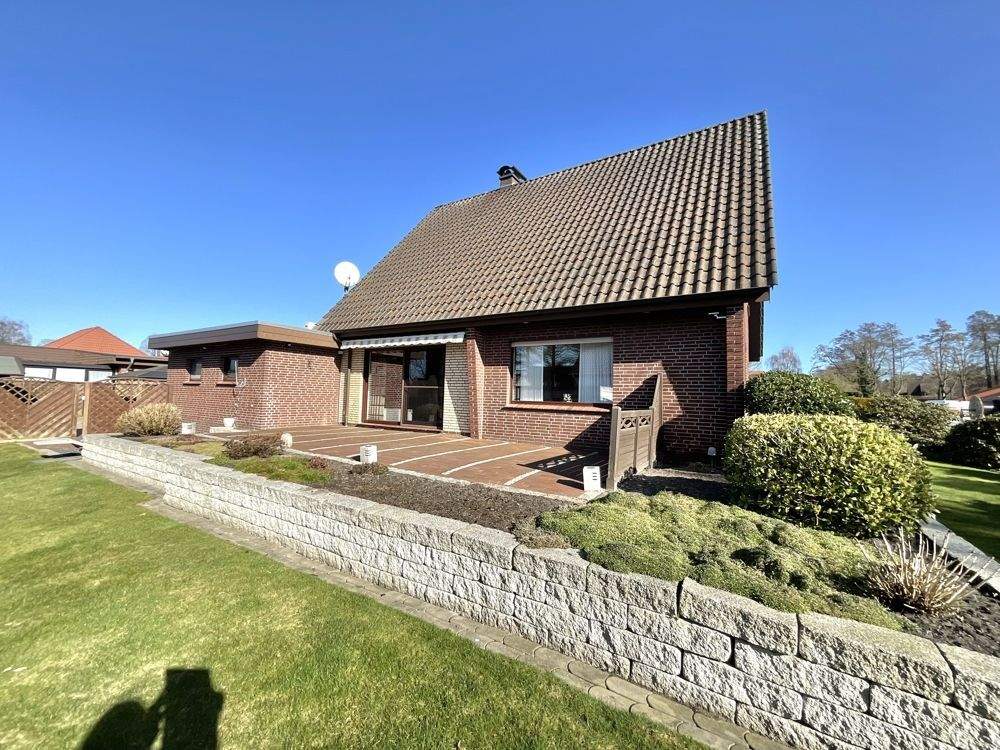 Wohntraum mit Klimaanlage und gedämmten Dach auf schönem Eckgrundstück mit Garage u. v. m., 26676 Barßel