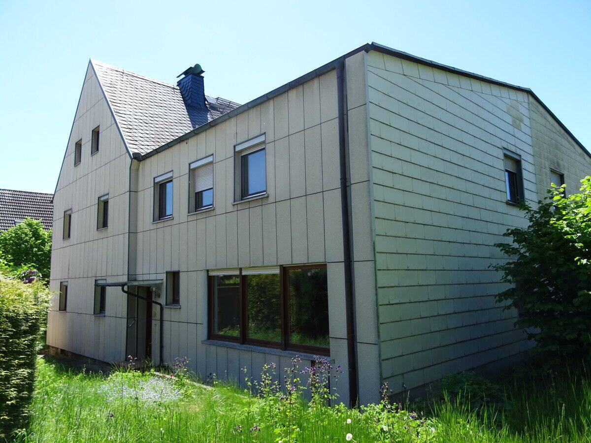 Geräumige Doppelhaushälfte mit Anbau zum sofortigen Bezug für die ganze Familie, 95032 Hof (Eppenreuth Innenstadt Pirk)