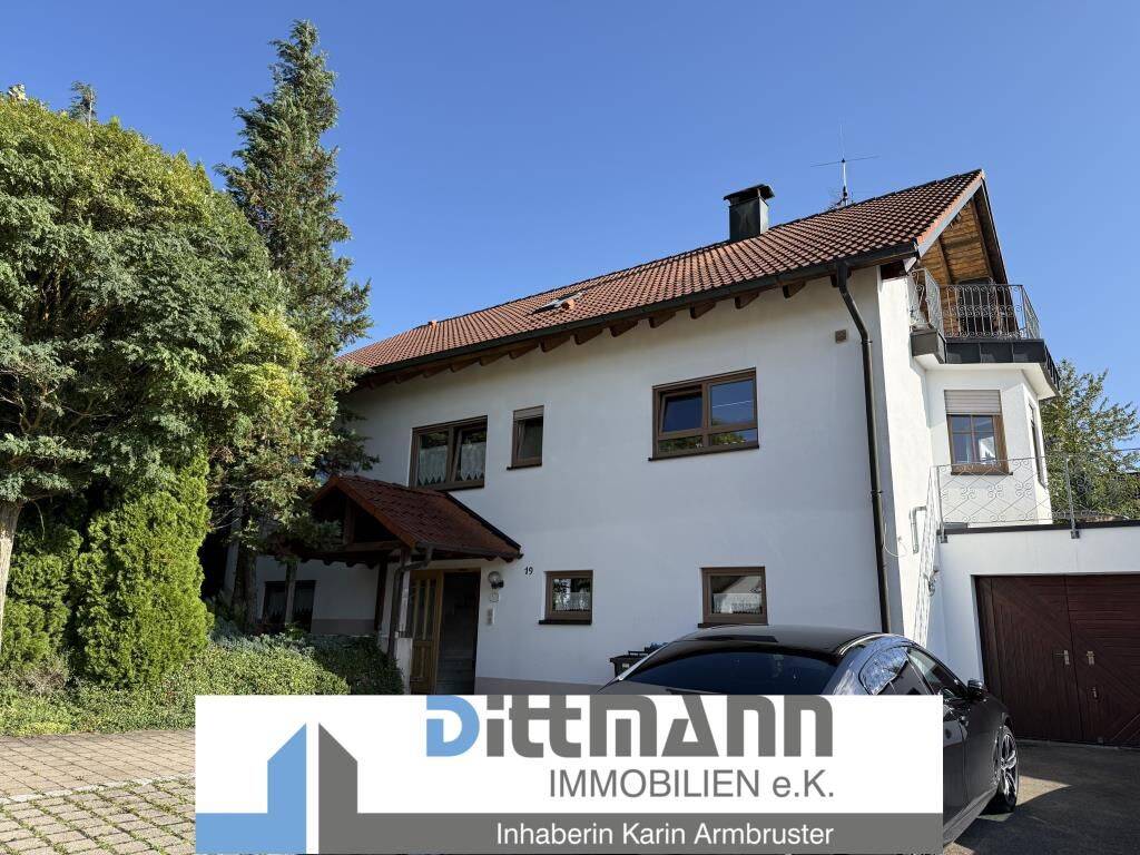 Außergewöhnliches 3-Familienhaus in Schwenningen/Heuberg, 72477 Schwenningen