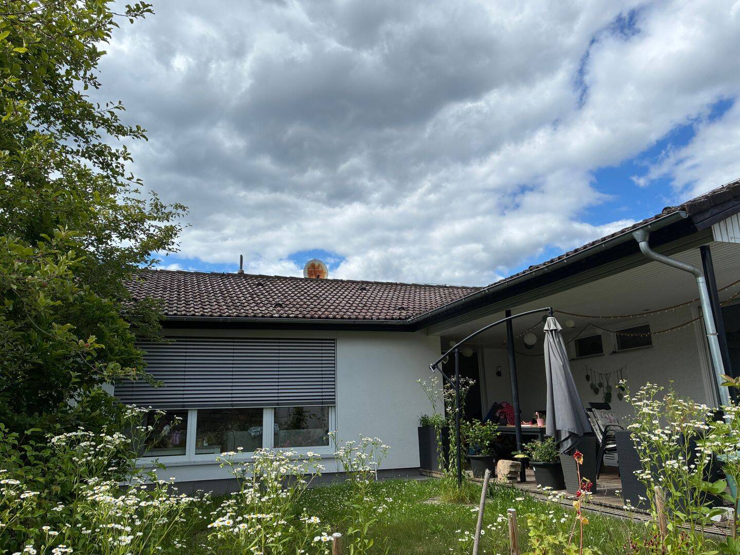 Modernisiertes Raumwunder in Roßdorf: Freistehendes Einfamilienhaus mit Klimaanlage, neuer Wellness-Oase & Einliegerwohnung, 64380 Roßdorf