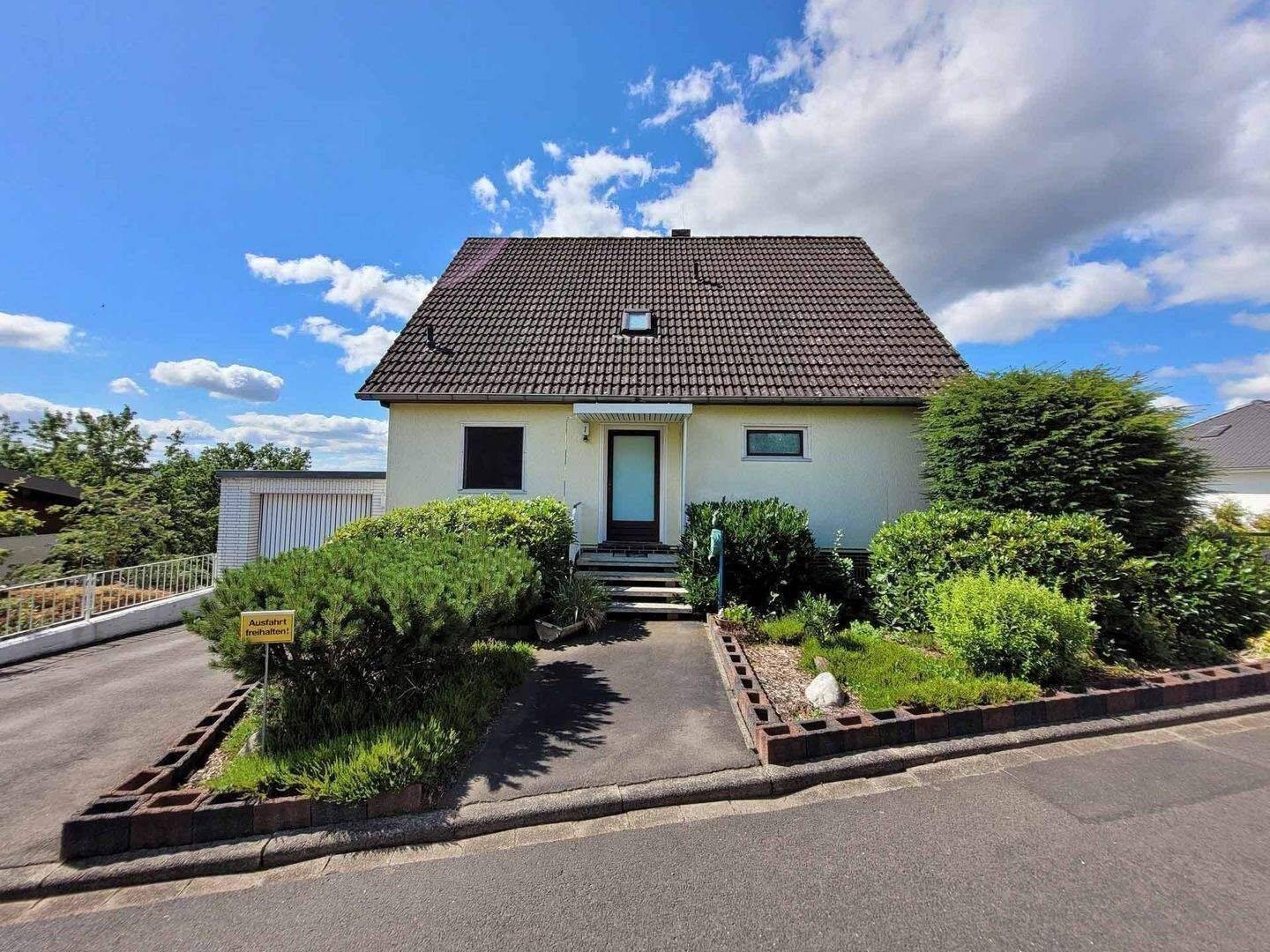 ***RESERVIERT*** Sonnig gelegenes Einfamilienhaus mit Fernblick, 36251 Bad Hersfeld