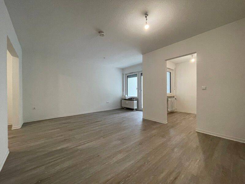 Saniertes Single-Apartment mit großem Balkon, 78176 Blumberg