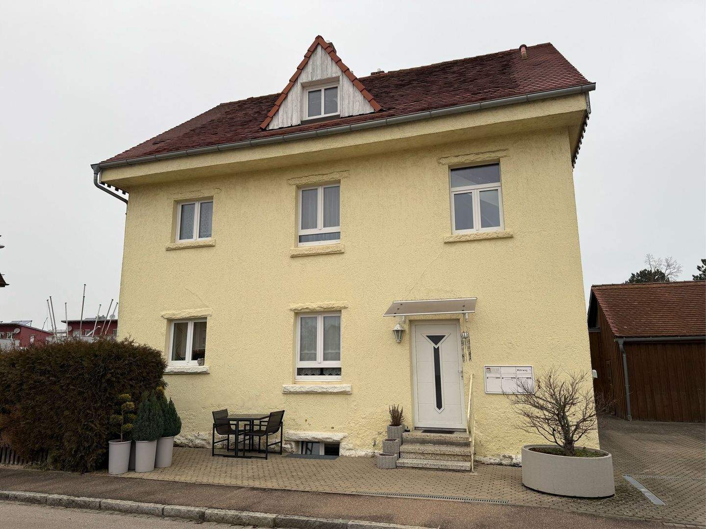 Verkaufe zentral gelegenes 3 Familien Haus in Weißenburg, 91781 Weißenburg i. Bay.