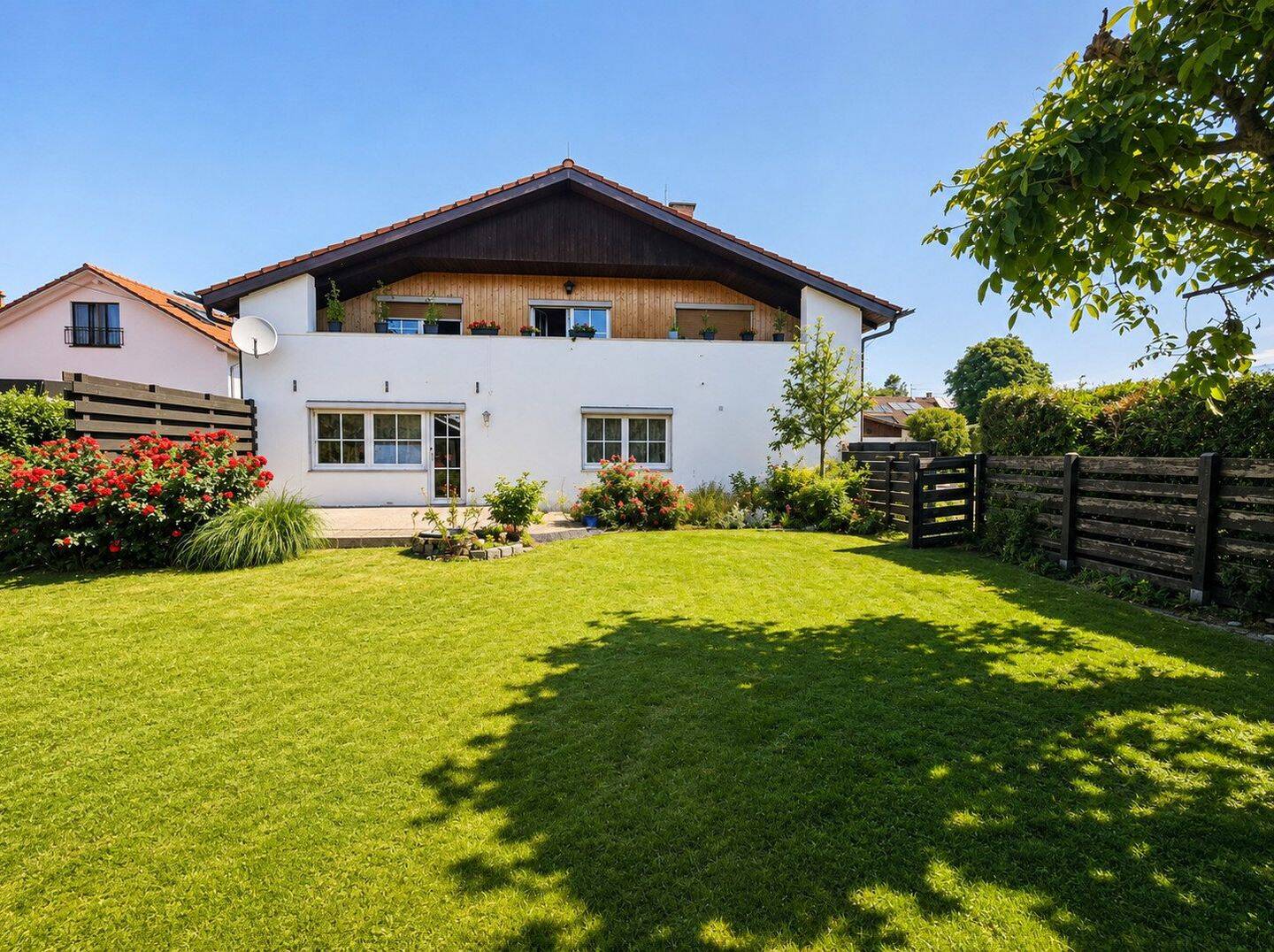 Charmantes Mehrfamilienhaus mit drei Wohneinheiten und großem Garten, 84513 Töging a. Inn