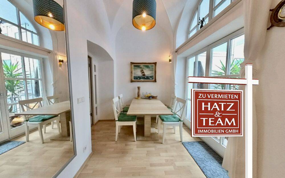 Pfiffige Altbauwohnung mit Balkon zum Chillen!, 94032 Passau (Altstadt Haidenhof-Nord Haidenhof-Süd Innstadt)