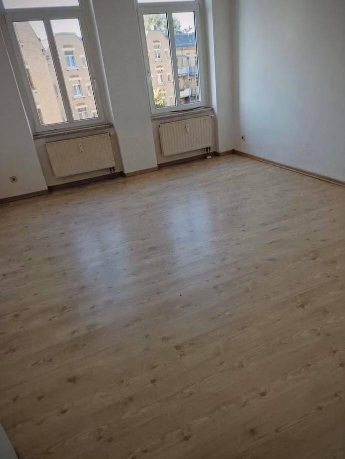 Objekt-Nr.: 5026 – vermietete 2-Zimmer-ETW im EG mit Wanne in Denkmalschutzobjekt in Plauen, 8523 Plauen