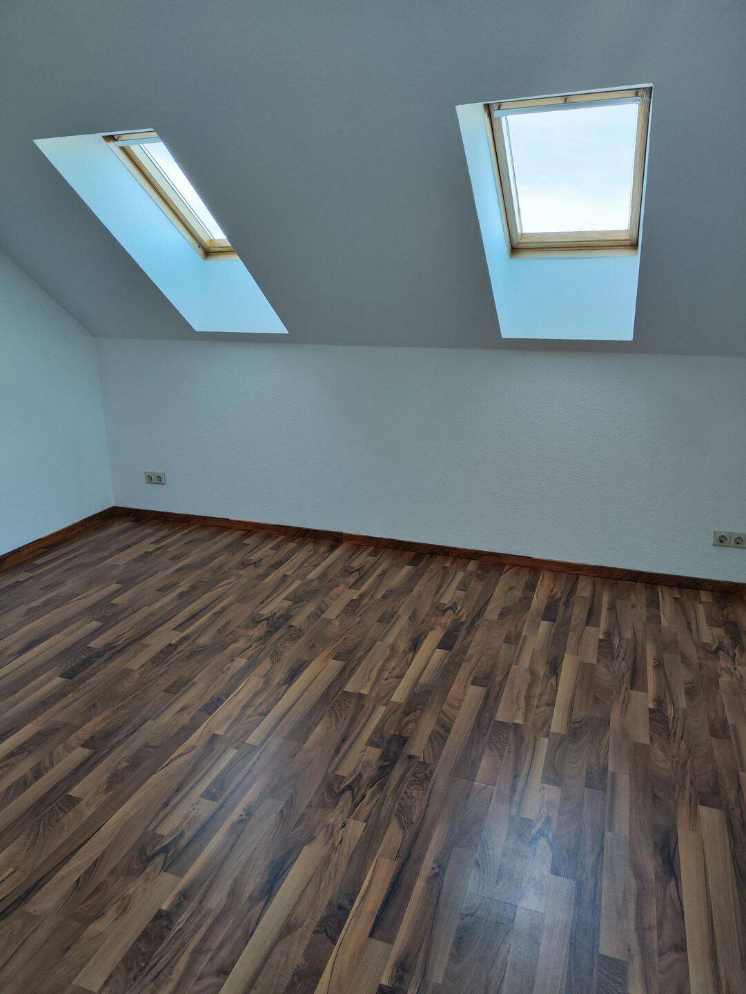 Gemütliche Dachgeschosswohnung mit Einbauküche, 6796 Sandersdorf-Brehna