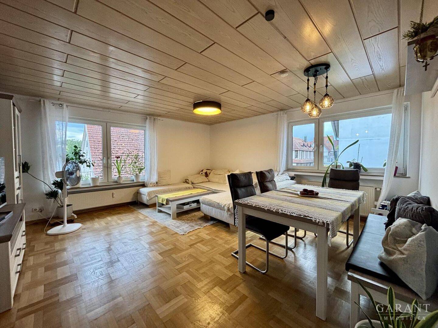 Stilvolle 3 Zimmer-Wohnung mit Loggia im Herzen von Denkendorf, 73770 Denkendorf