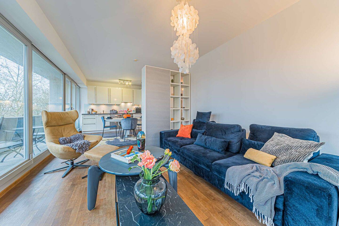 Sachsenhausen: Hochwertige 2-Zimmer-Wohnung mit Mainblick, 60594 Frankfurt am Main (Sachsenhausen)