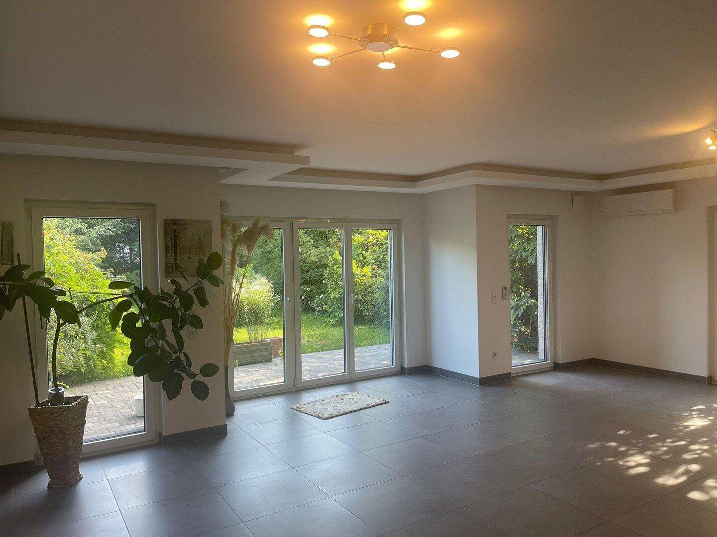 ENERGIEBEWUSST WOHNEN: A+ Großzügige Doppelhaushälfte in Ludwigshafen KEINE MAKLER-PROVISION!, 67069 Ludwigshafen am Rhein (Edigheim Oppau Pfingstweide)