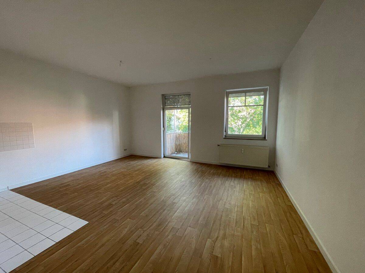 ATLAS IMMOBILIEN:Grünstraße/ Erfurt- Top Wohnung mit Blick ins Grüne! *Balkon* *Stellplatz*, 99084 Erfurt (Altstadt Brühlervorstadt Löbervorstadt)