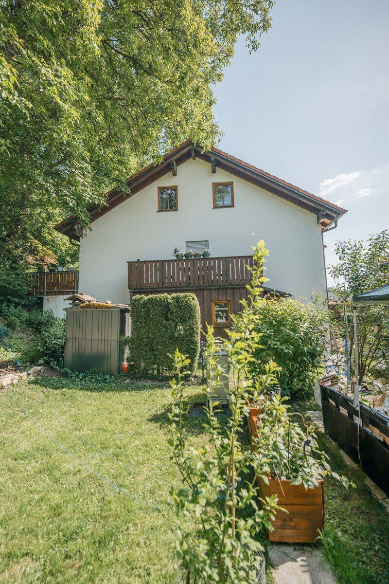 Gut geschnittene 2-Zimmerwohnung in kleinem Mehrfamilienhaus, 85560 Ebersberg