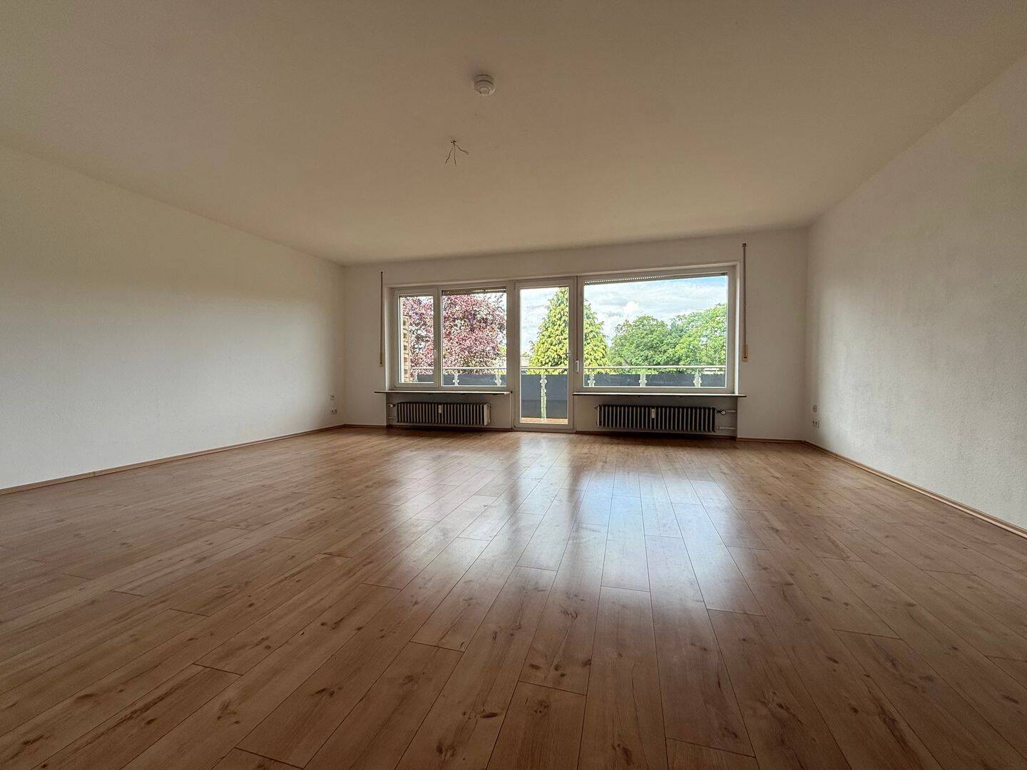 Großzügige 3-Zimmer-Wohnung mit Balkon und modernisiertem Tageslichtbad, 68305 Mannheim (Gartenstadt Luzenberg Waldhof)