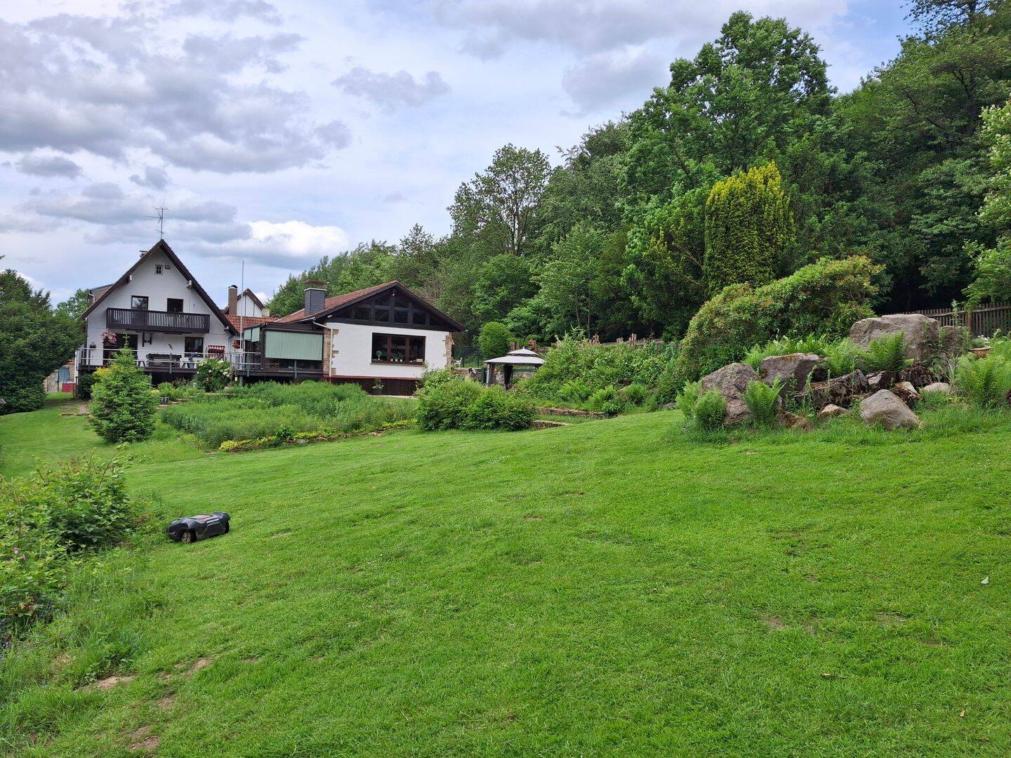 Vorankündigung: Großes gepflegtes Anwesen am Waldrand, 32657 Lemgo