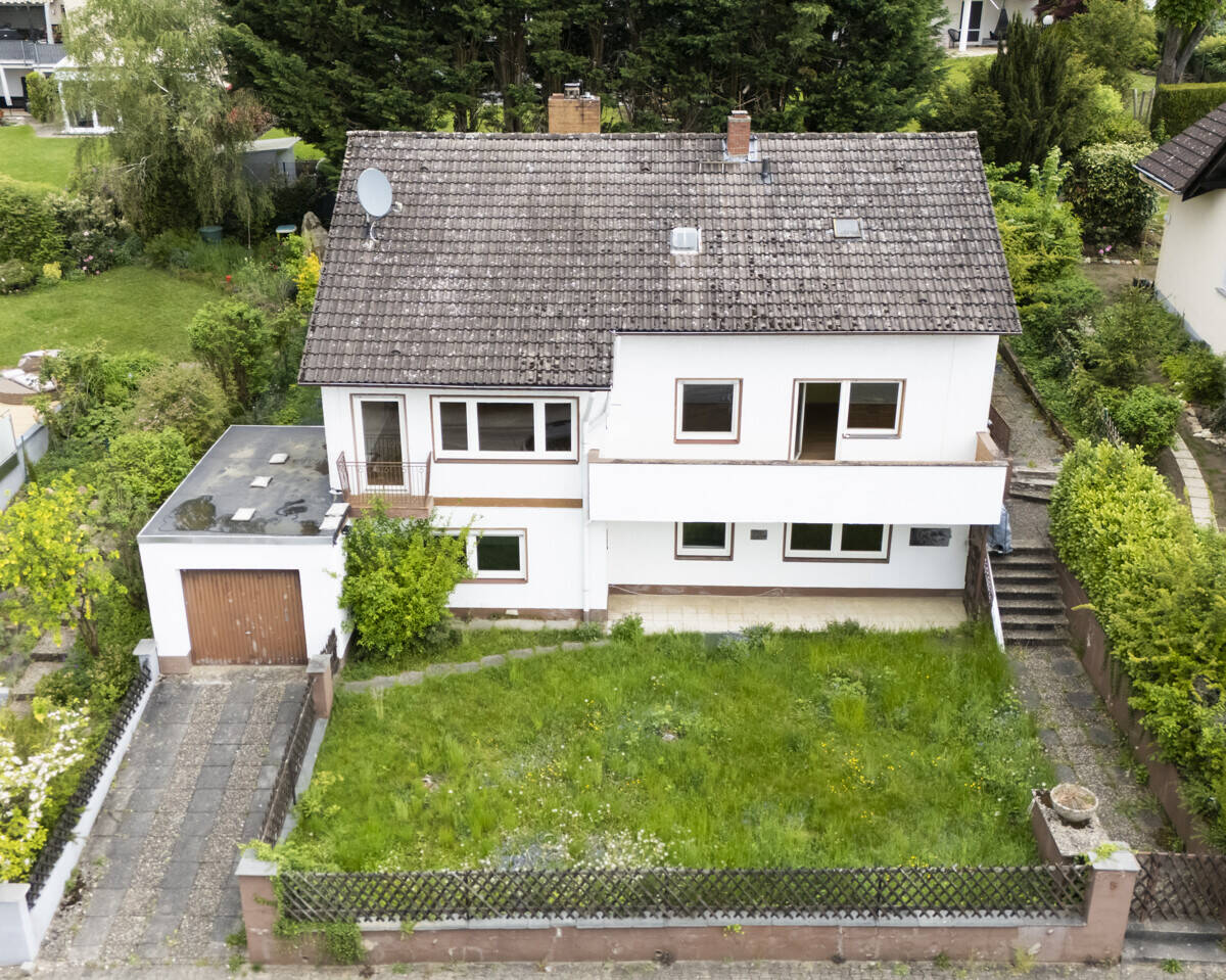 Preisreduzierung – Großzügiges Familienhaus über 3 Etagen mit Garten, 65817 Eppstein