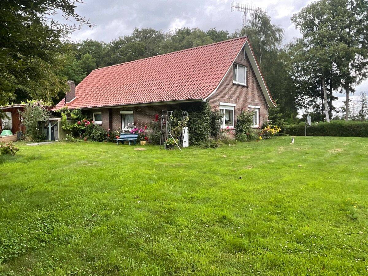 EINFAMILIENHAUS MIT NATURTEICH IN WALDLAGE & 5017QM GRUNDSTÜCK ZUR TIERHALTUNG IN WESTERSTEDE, 26655 Westerstede