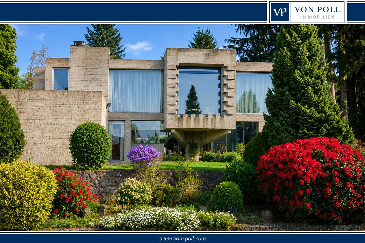 Exklusive Bauhaus-Villa in außergewöhnlicher Betonarchitektur und Blick auf das Schloss Hachenburg- Denkmalschutz, 57627 Astert