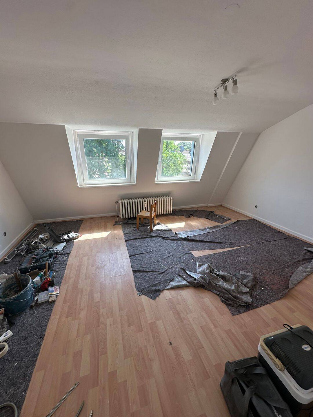 Frisch renoviertes Raumwunder! 120 m² Dachgeschosswohnung mit Traum-Balkon, Klimaanlage & Dom-Blick, 51103 Köln (Kalk Höhenberg Merheim Vingst)