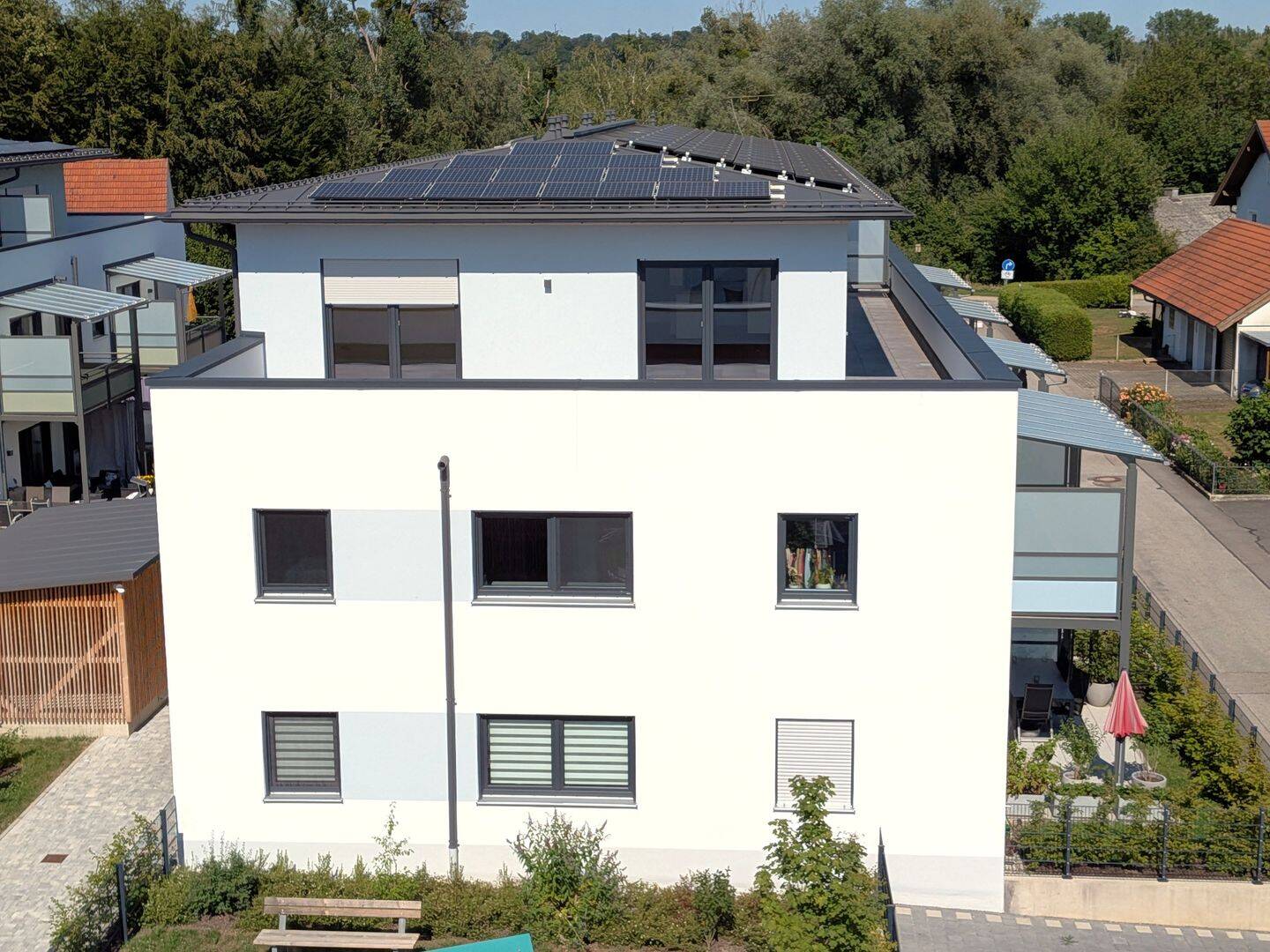 Musterwohnung Deluxe. Neu + bezugsfertig! 3-Zi.-Penthouse + Dachterrasse + Lift + XXL TG., 84529 Tittmoning