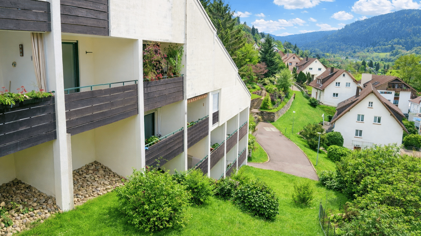 Traumhafte Aussicht: Einzimmerwohnung mit Einbauküche in Bad Wildbad (Variante), 75323 Bad Wildbad