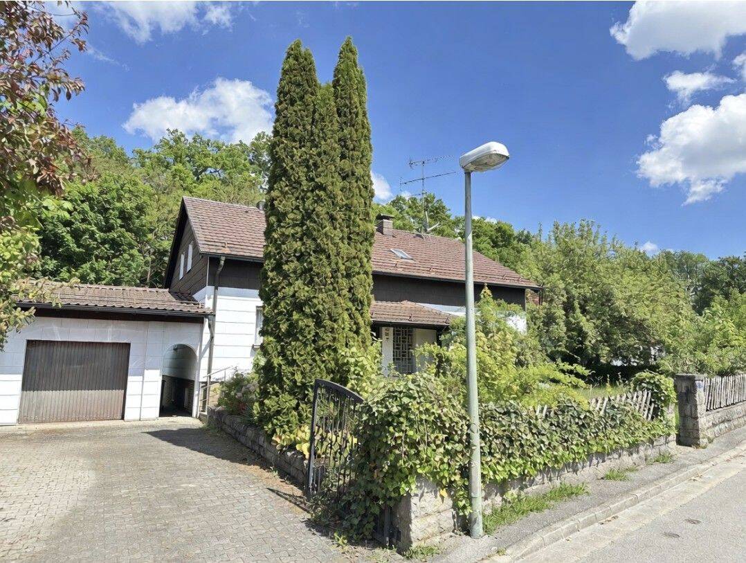 Nh. Deggendorf/Schloß Egg: 160 m2-EFH mit großem Garten in ruhiger und naturnaher Waldrandlage!, 94505 Bernried