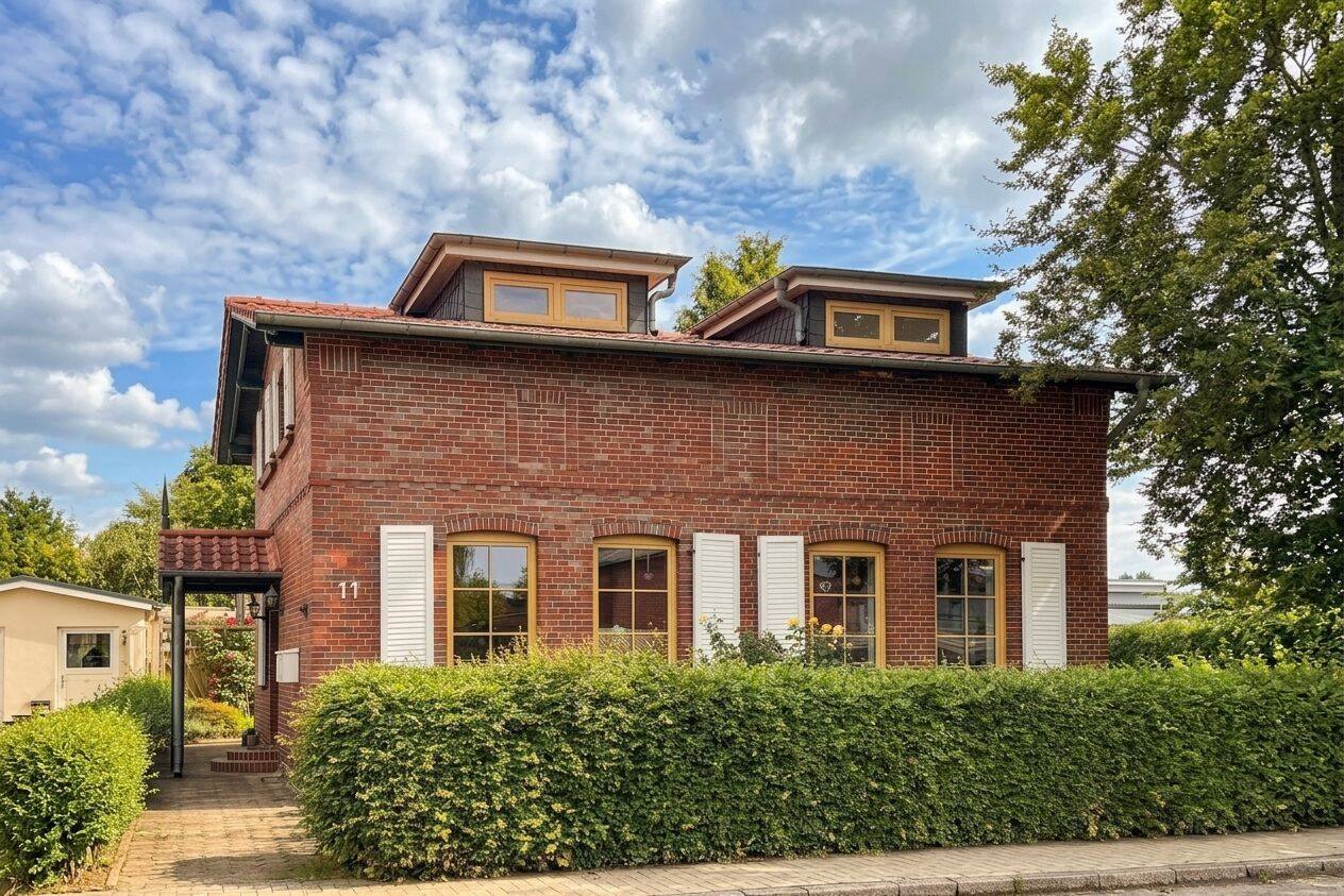 Charmantes Familienhaus mit idyllischem Garten & zusätzlicher, wohnlicher Nutzfläche im Obergeschoss, 25548 Kellinghusen
