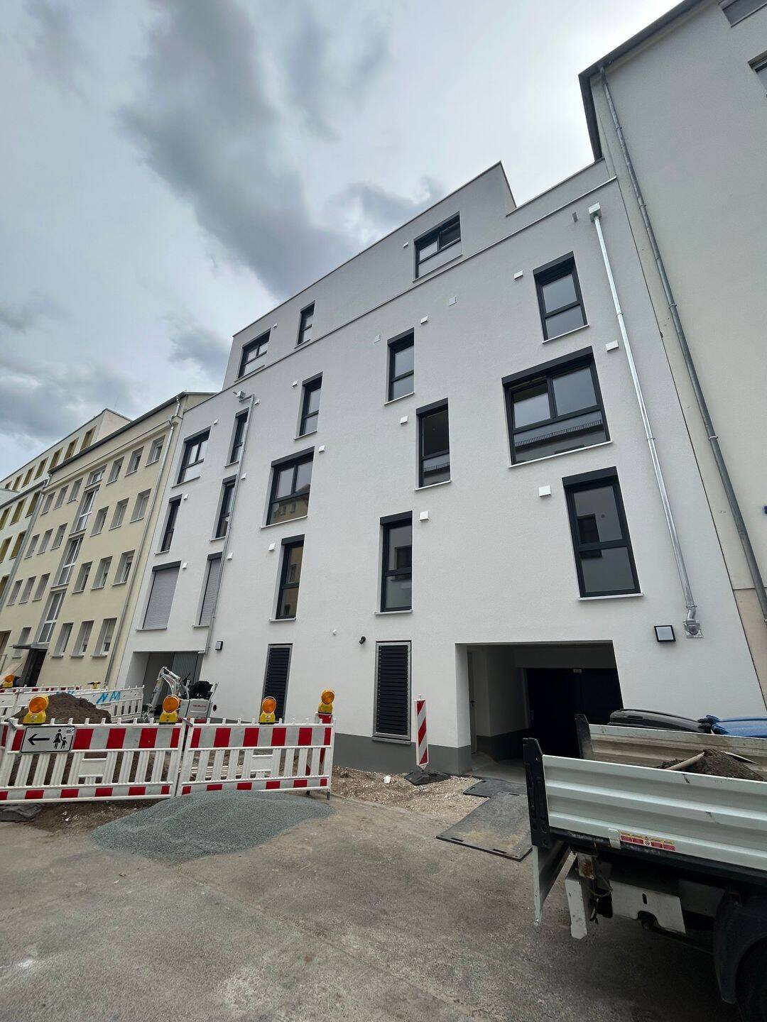 Neue 2-Zimmer Wohnung mit Tiefgaragenstelleplatz, 90478 Nürnberg (Dutzendteich Gleißhammer Glockenhof Sankt Peter Zerzabelshof)