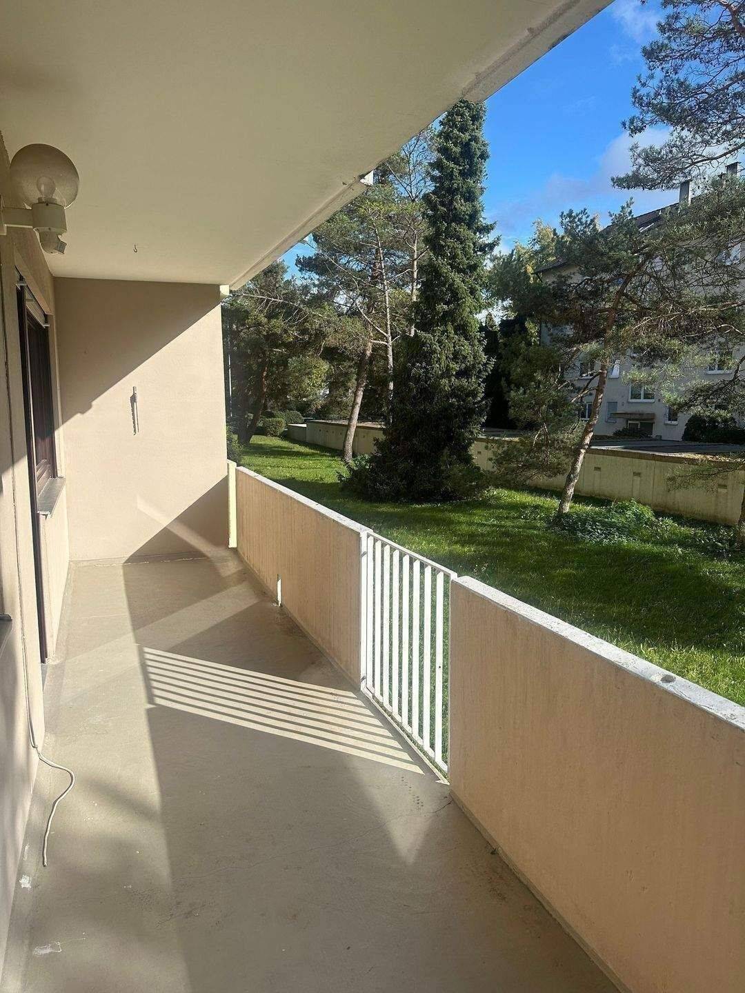 Attraktive 3-Zimmer-Wohnung am Waldrand von Singen-Nord – mit großem Balkon und Einzelgarage, 78224 Singen (Hohentwiel)