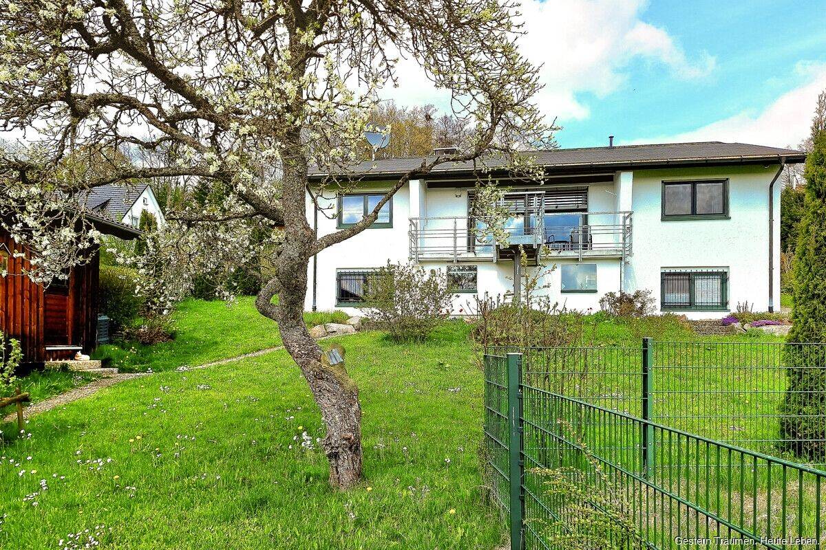 Einfamilienhaus im Bungalow-Stil mit ausgebautem Gartengeschoss und Weitblick – sofort bezugsfrei, 78199 Bräunlingen