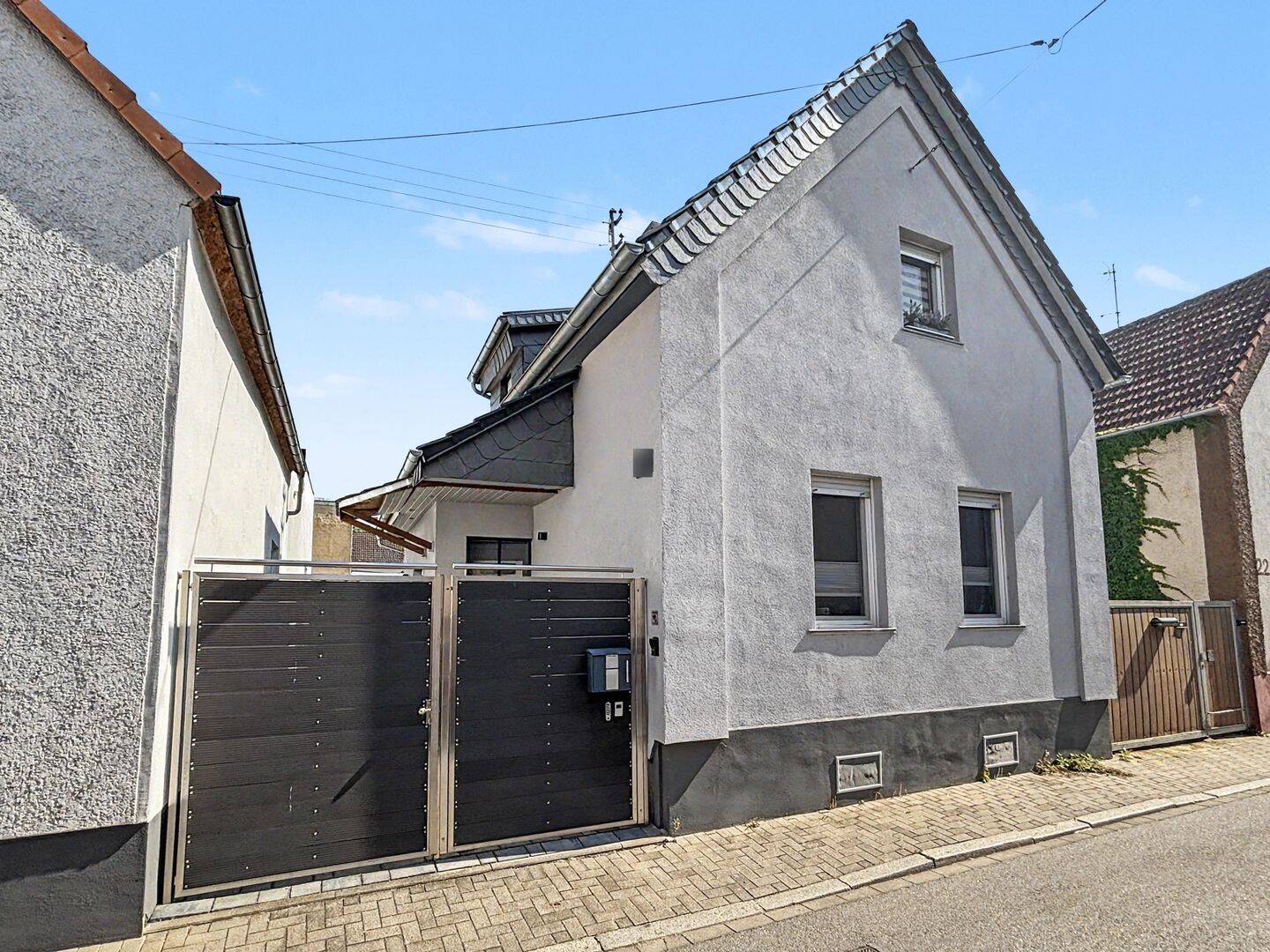 Saniertes Einfamilienhaus in guter Lage von Ludwigshafen-Oppau, 67069 Ludwigshafen am Rhein (Edigheim Oppau Pfingstweide)