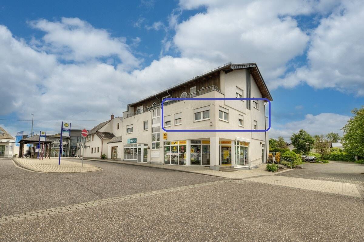 Attraktive, vermietete Eigentumswohnung mit Aufzug und Balkon in direkter Ortsmitte von Horhausen, 56593 Horhausen (Westerwald)