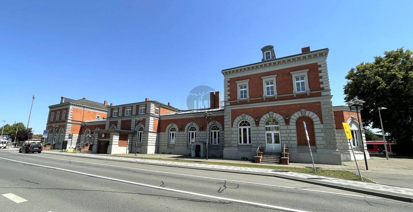 DER BAHNHOF BÜTZOW: WO HISTORISCHE ARCHITEKTUR AUF DIE RENDITE DER ZUKUNFT TRIFFT, 18246 Bützow