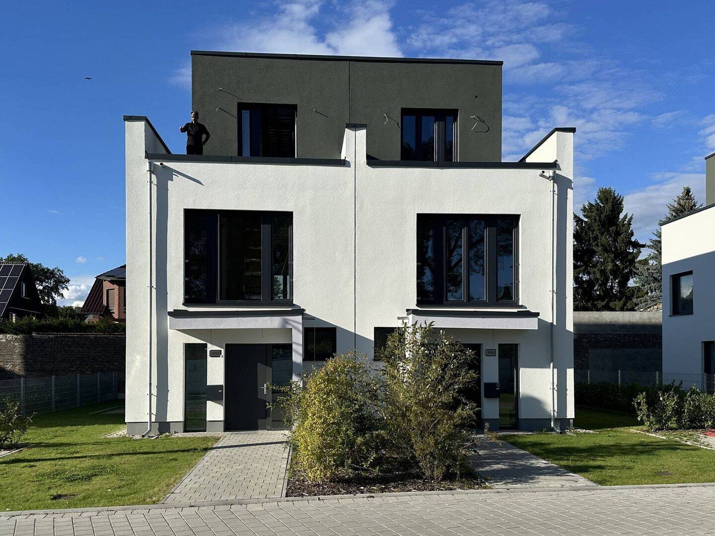 Doppelhaushälfte direkt am Wasser in Köpenick – Gated Community mit privatem Strand an der Dahme