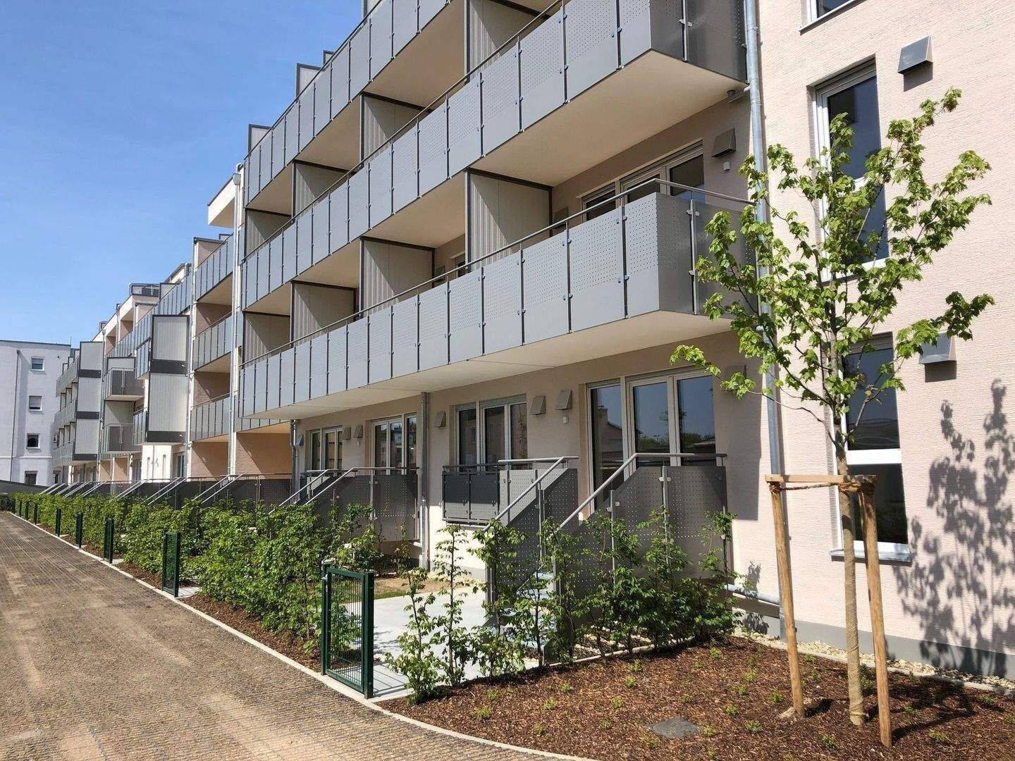 Befristete Vermietung bis maximal 30.11.2027: neuwertige 2 Zimmer-Wohnung mit Balkon nach Südwest, 93053 Regensburg (Galgenberg Kasernenviertel Kumpfmühl-Ziegetsdorf-Neuprüll Oberisling-Graß)