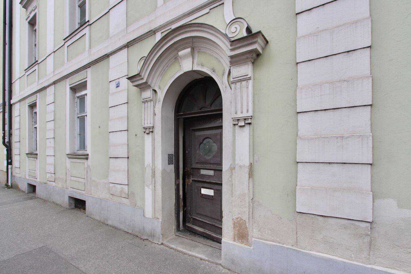 Historisches Mehrfamilienhaus (Einzeldenkmal) mit 6 Wohneinheiten!, 84034 Landshut (Münchnerau Nikola West)
