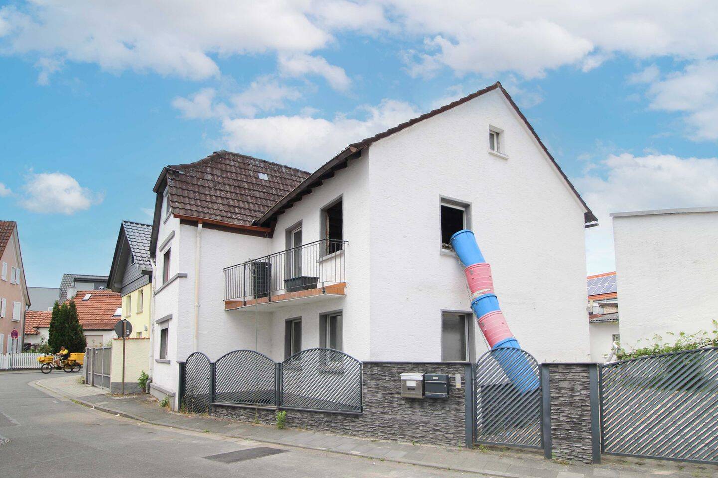 Entkerntes Zweifamilienhaus im Rohbauzustand – bestehende Baugenehmigung zur Erweiterung, 63110 Rodgau