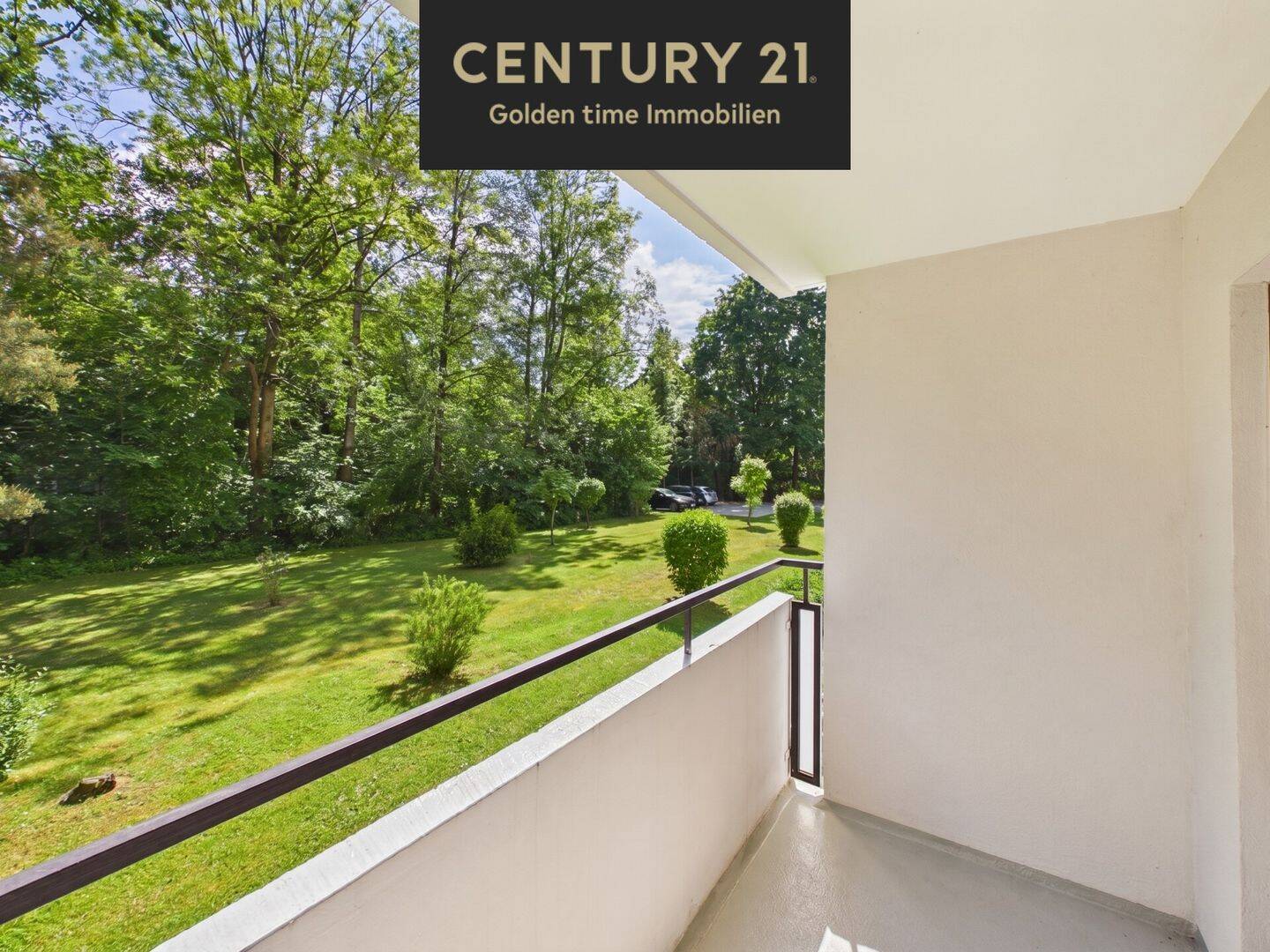 Hochparterre-Wohnung mit Blick ins Grüne – 2 Zimmer, Balkon & Stellplatz in Rosenheim, 83026 Rosenheim (Aising Happing Pang Süd)