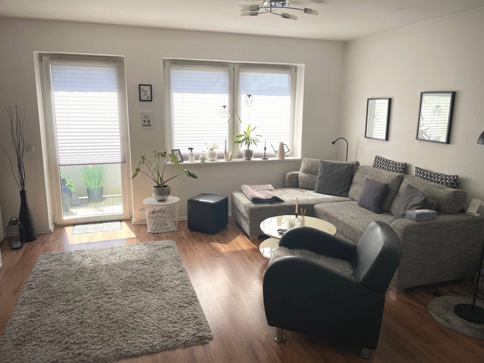 helle 2,5 Zimmer Dachgeschosswohnung mit Balkon, 25451 Quickborn