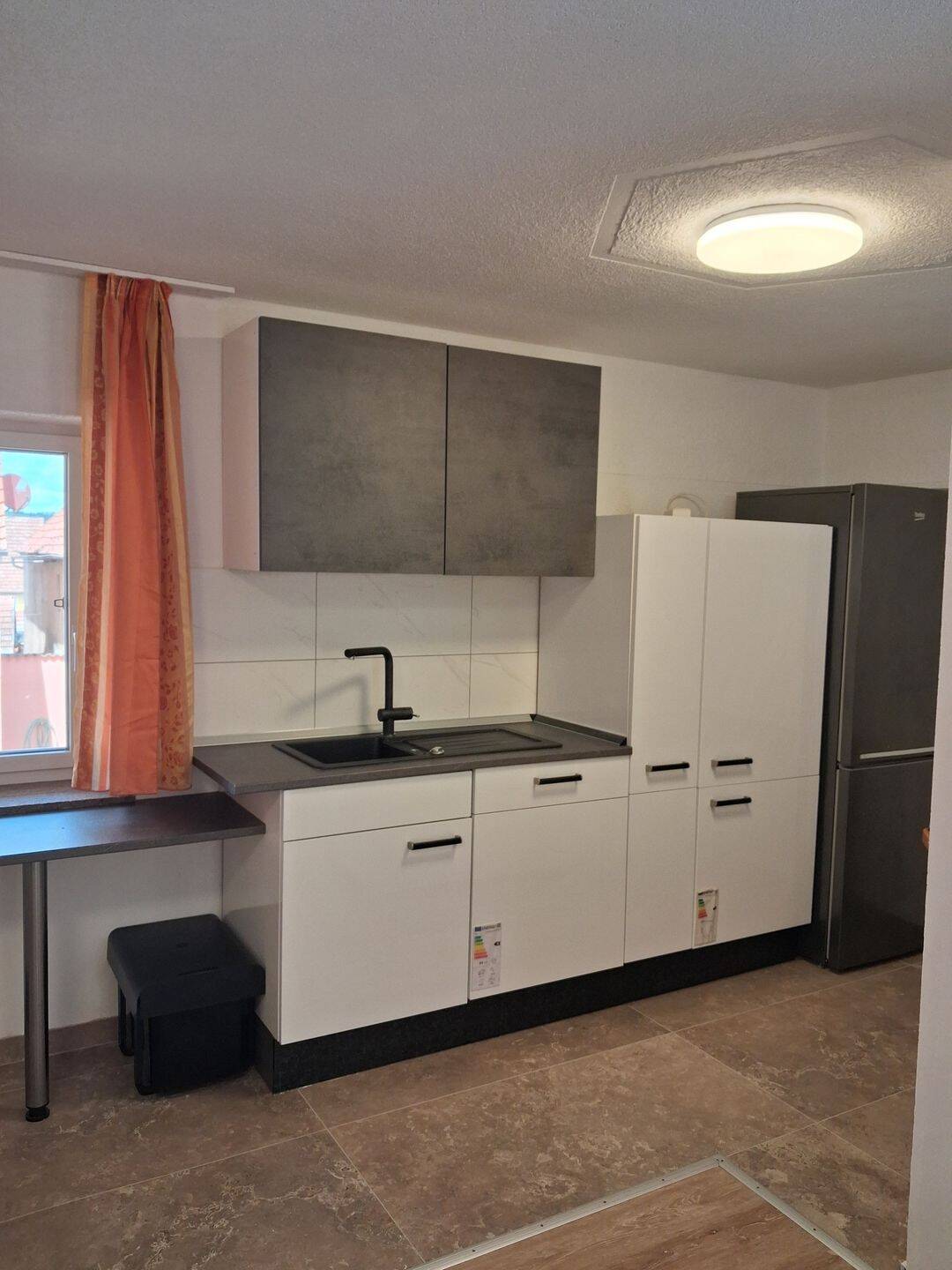 2-Zi-Whg, 68m², EBK, Kaminofen, Stellpl., sofortiger Bezug, 91749 Wittelshofen