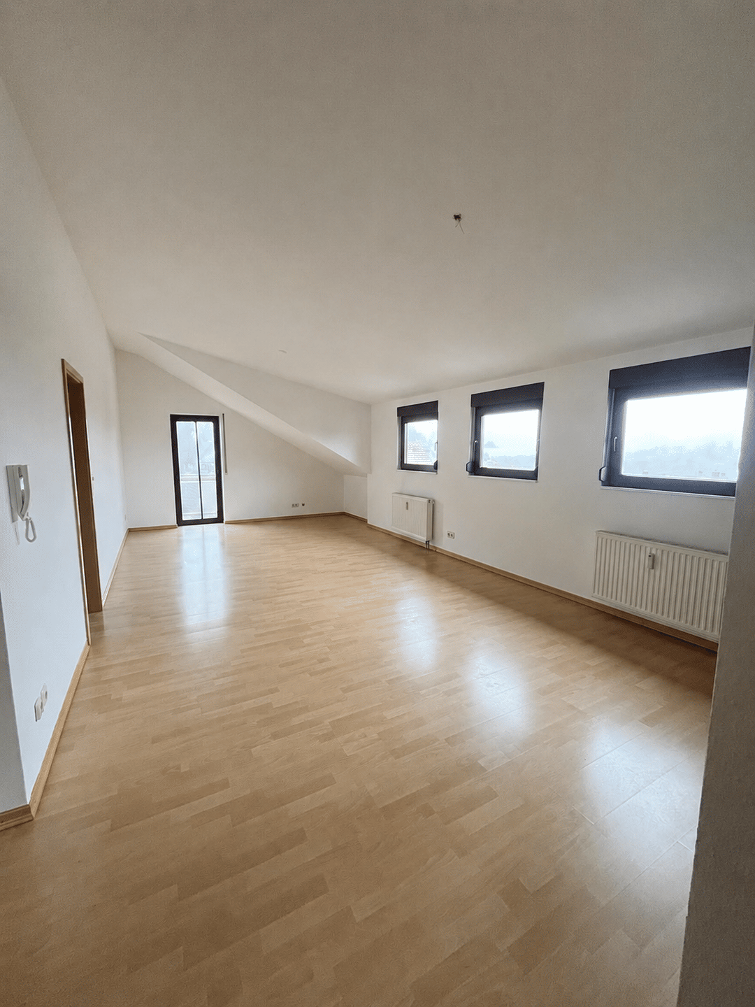 Helle 3-Zimmer-Dachgeschosswohnung in Winden, 76547 Sinzheim